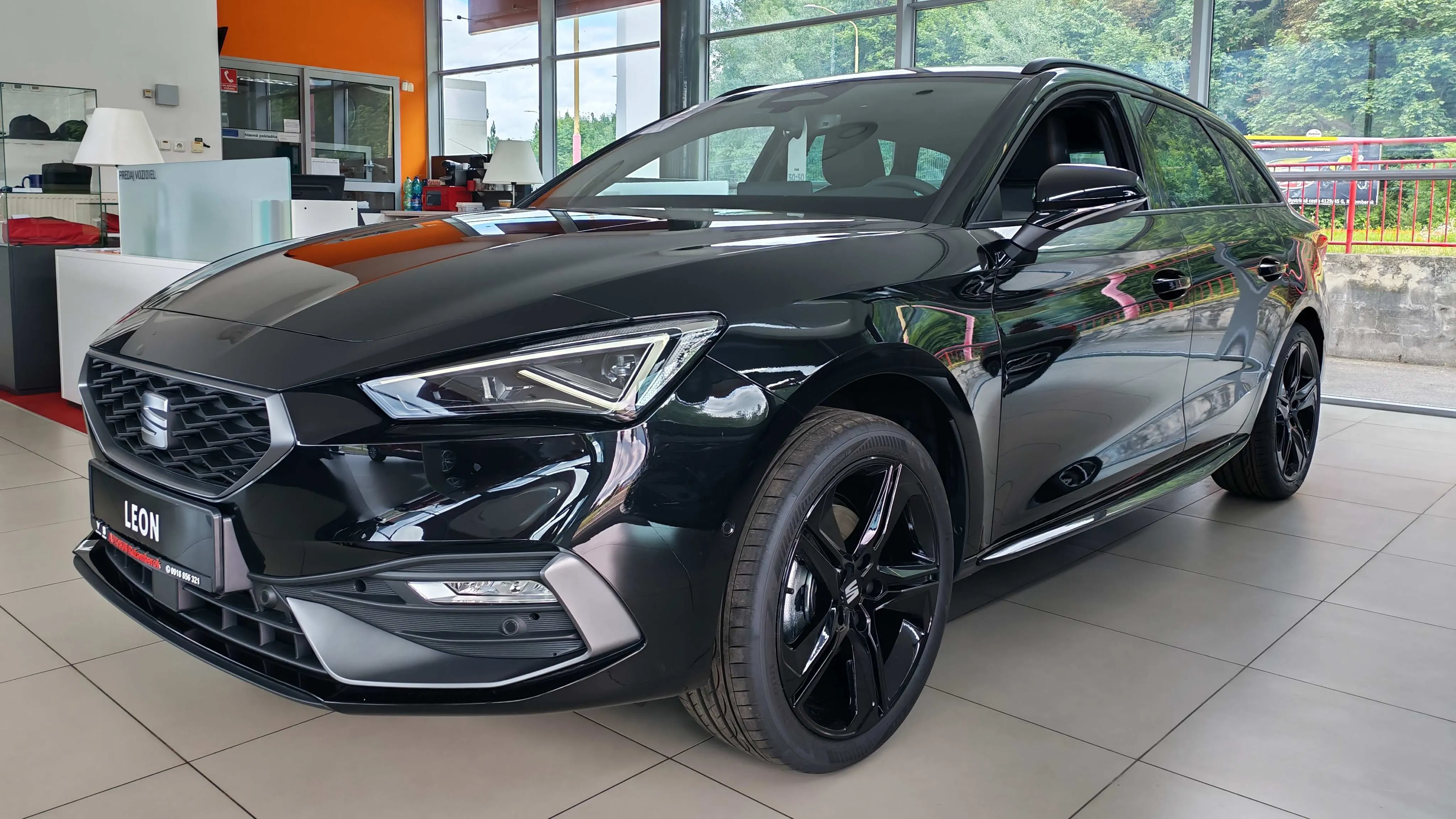 Obrázok Leon SP FR Black+ 1,5 eTSI 150 7DSG