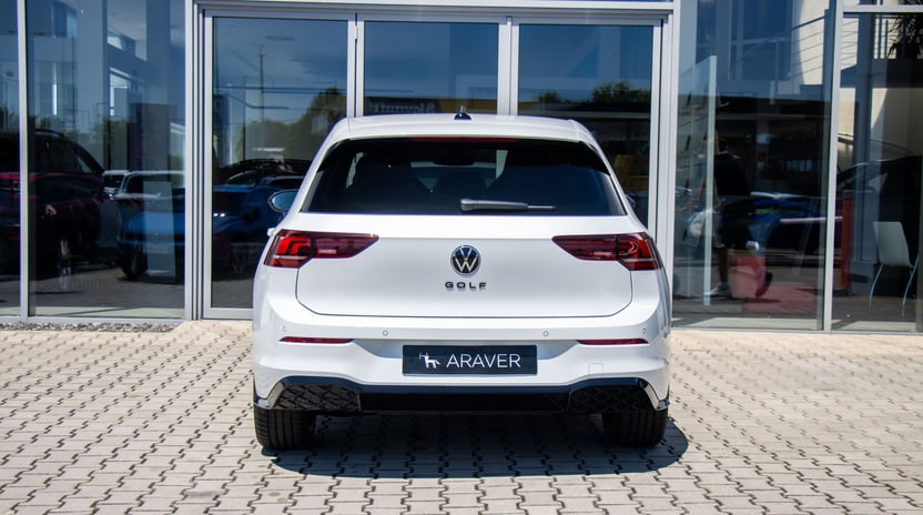 Obrázok Golf R-Line Limited 1.5 eTSI ACT DS7
