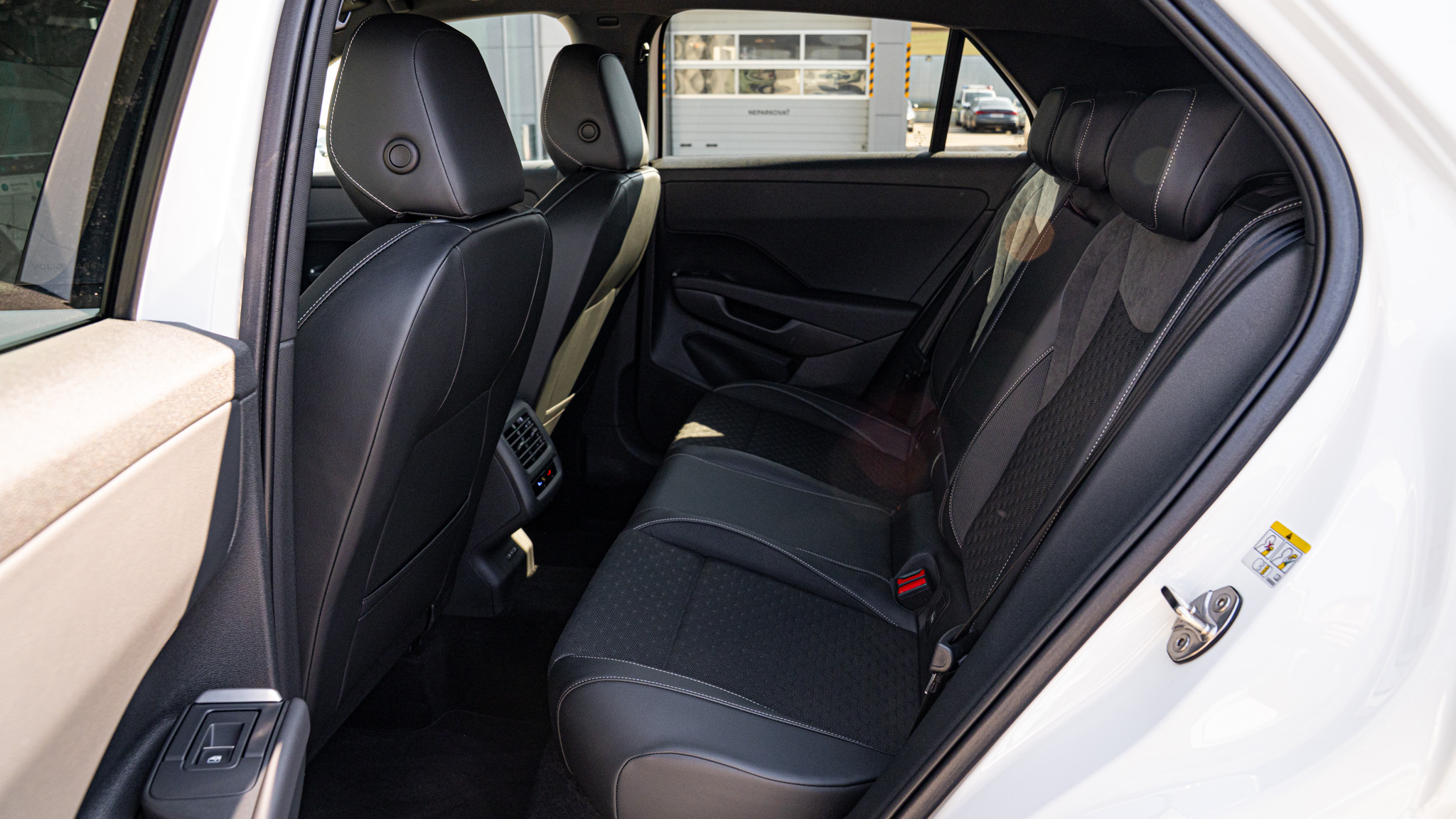 Obrázok T-Roc R-Line 1.5 eTSI DS7