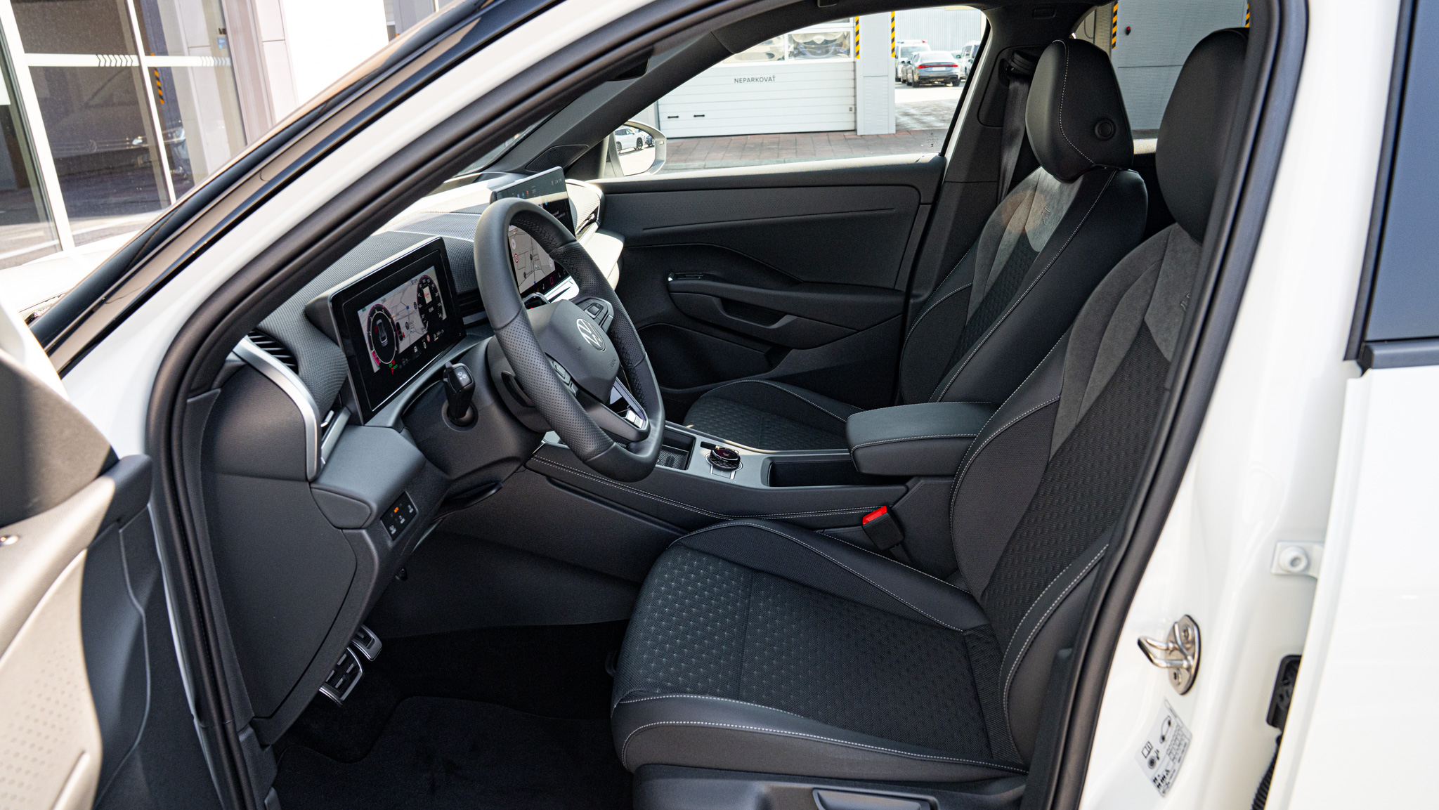 Obrázok T-Roc R-Line 1.5 eTSI DS7