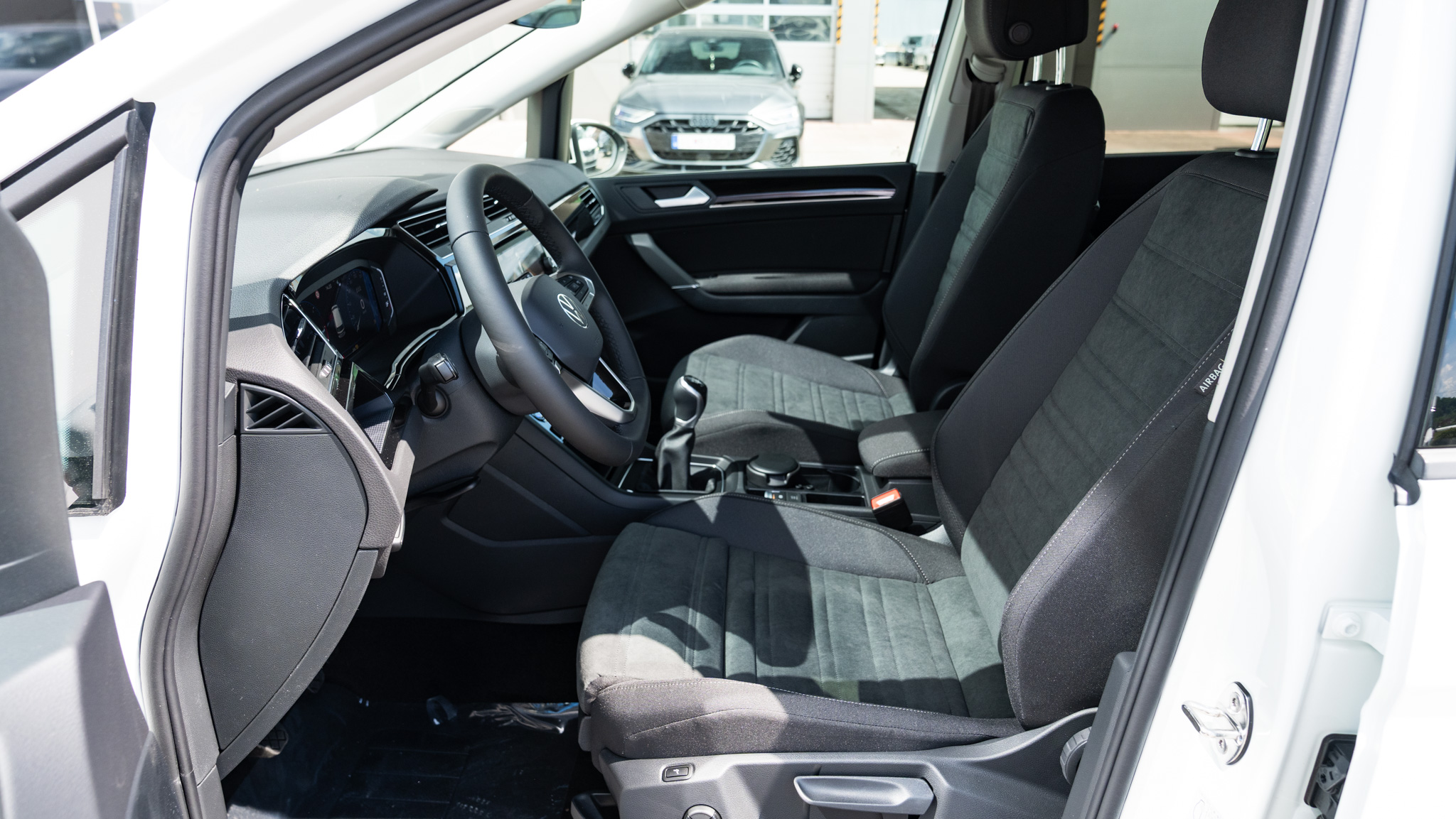 Obrázok Touran Limited 2.0 TDI 6G