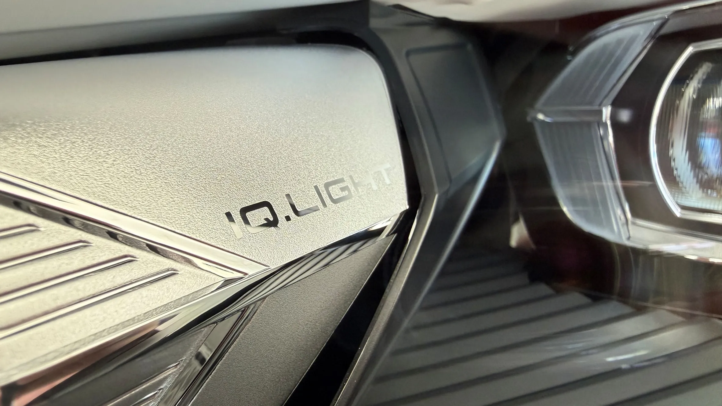 Obrázok Tiguan R-Line Limit 2.0 TDI EVO 4MOT DS7