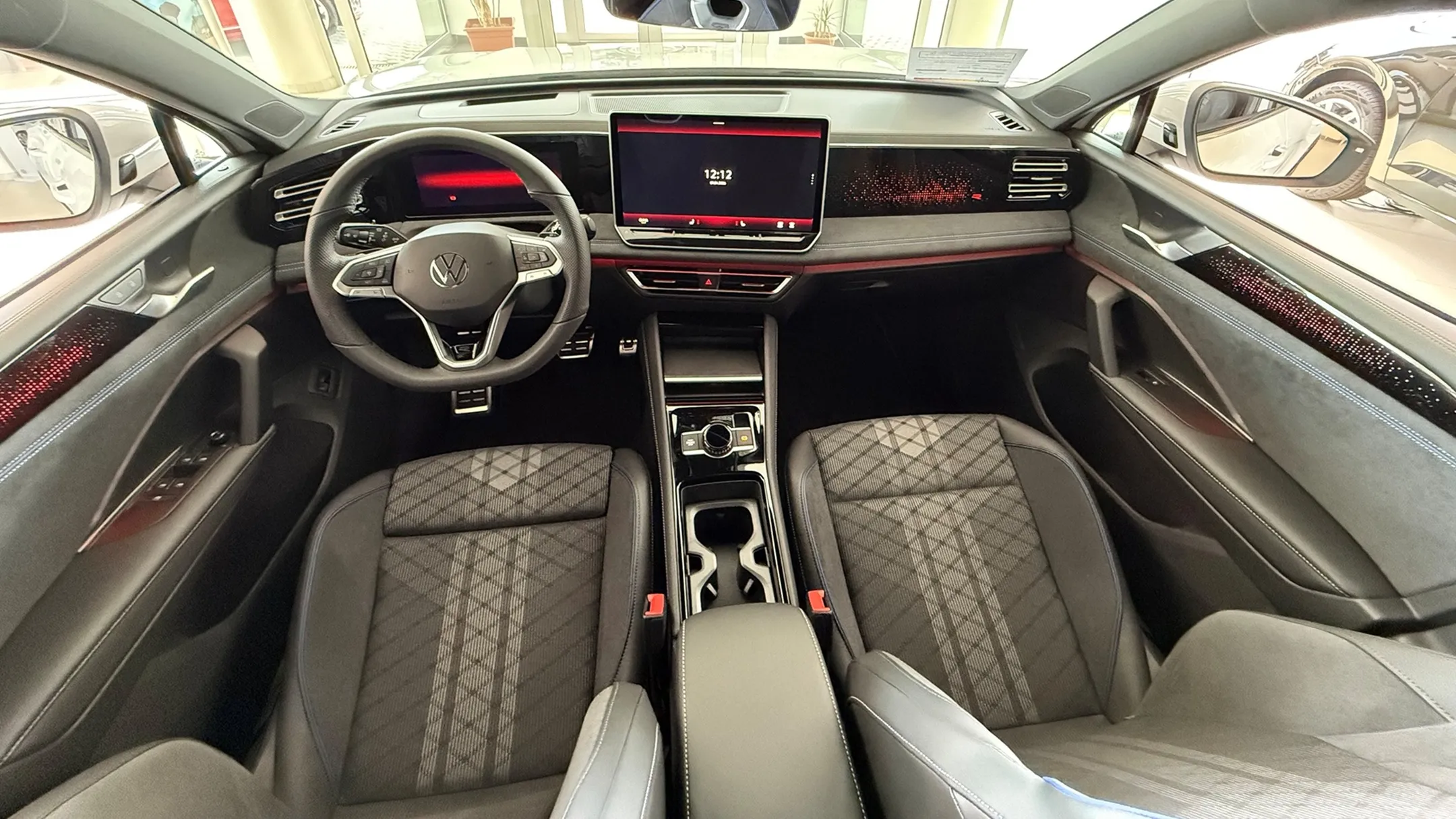 Obrázok Tiguan R-Line Limit 2.0 TDI EVO 4MOT DS7