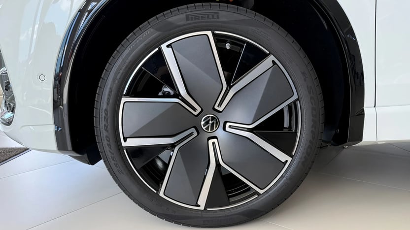 Obrázok Tiguan R-Line Limit 2.0 TDI EVO 4MOT DS7