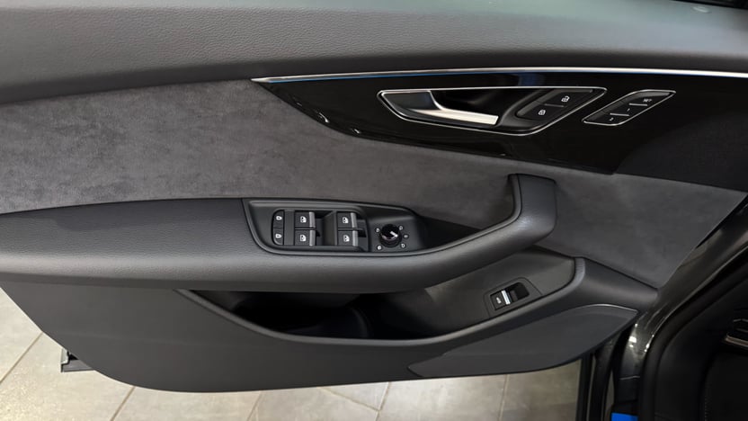 Зображення Audi Q8 55 TFSI quattro