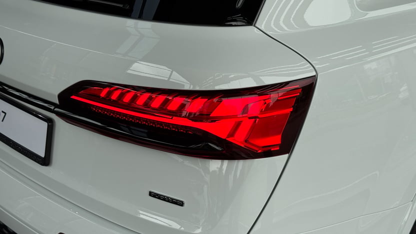 Зображення Audi Q7 50 TDI quattro S line