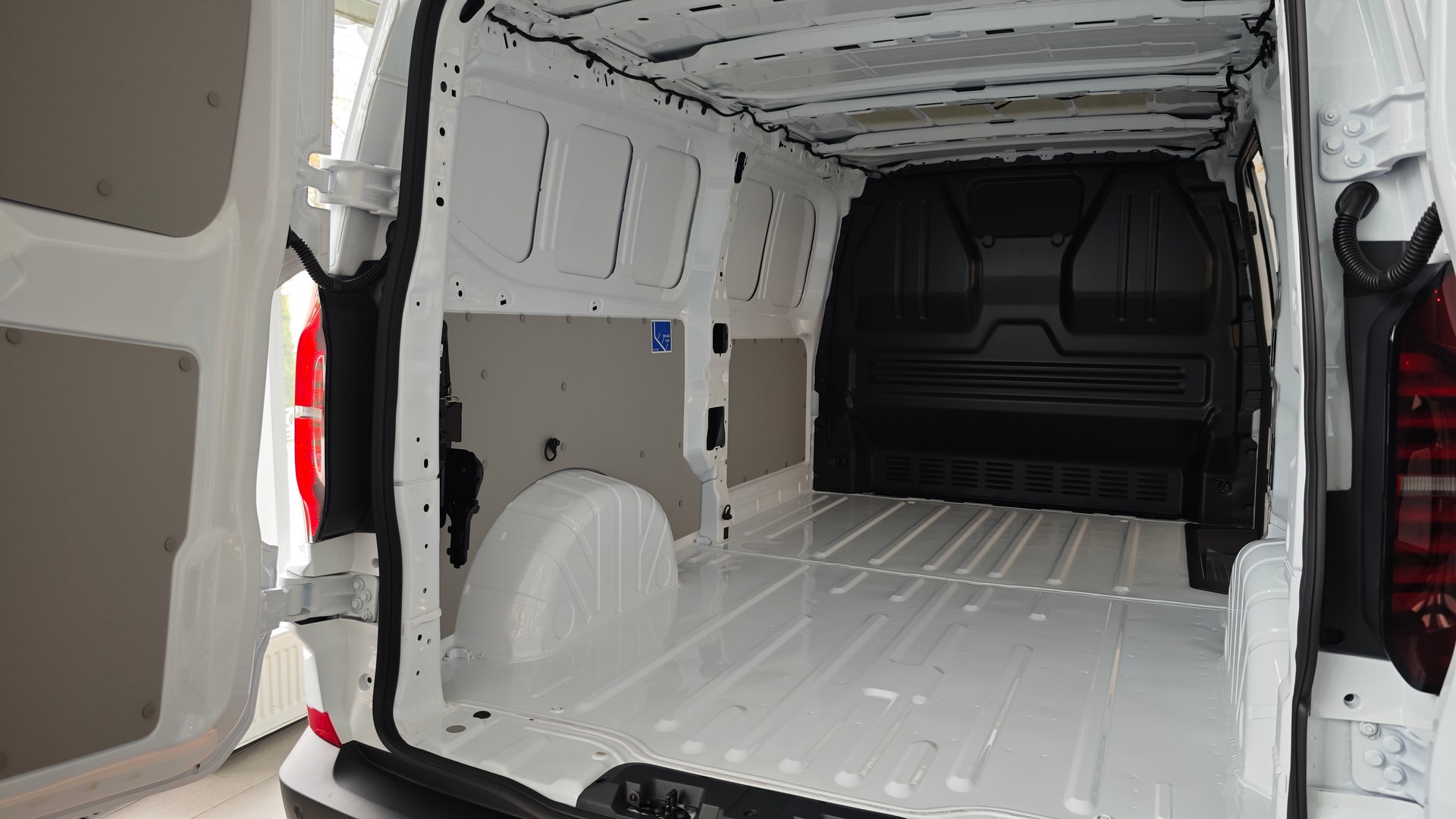 Зображення Transporter Kasten PRO L2H1