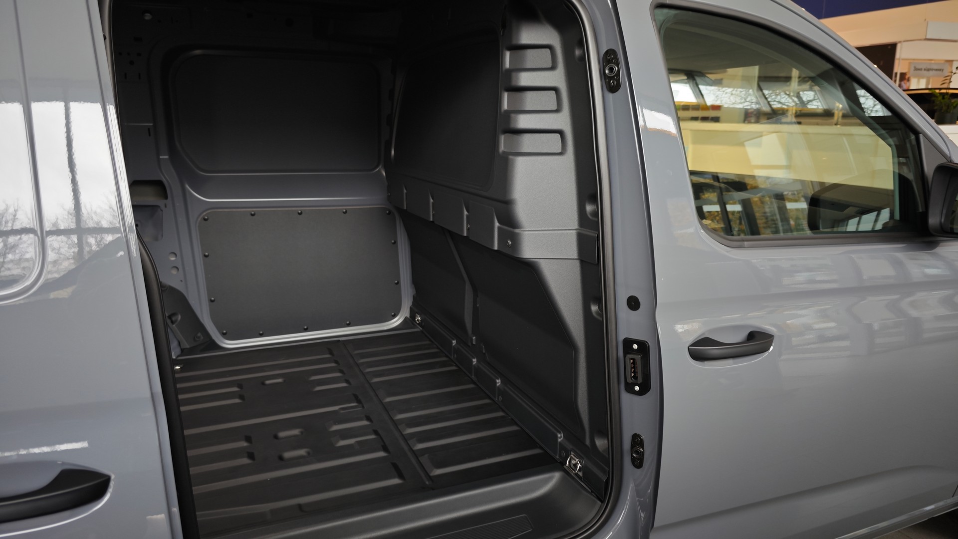 Зображення Caddy Cargo Maxi PRO