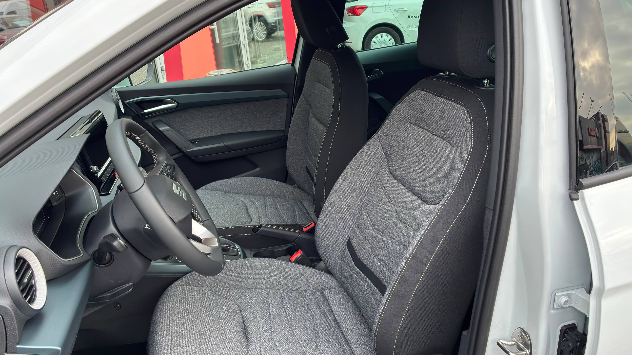 Зображення Arona Xperience 1.6 MPI AG