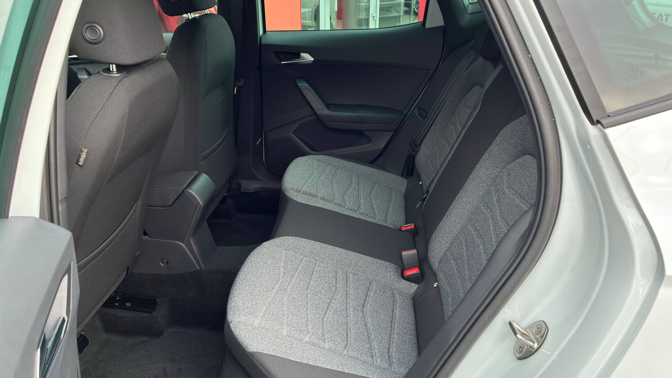 Зображення Arona Xperience 1.6 MPI AG