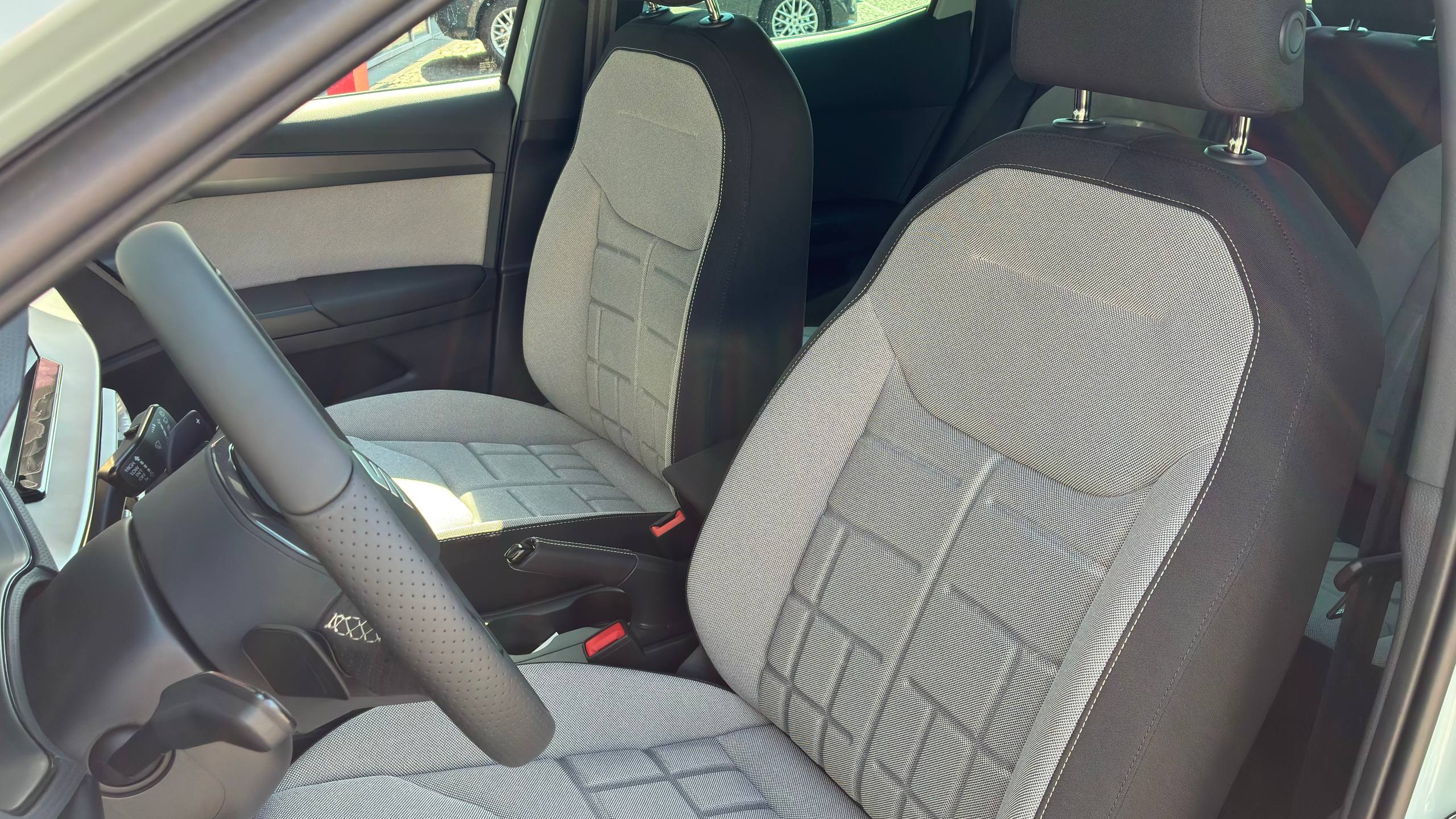 Зображення Arona FR 1.6 MPI 81 кВт AG