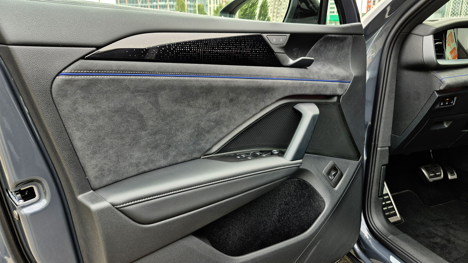 Зображення Новий Tayron R-Line 2.0 TSI 4MOTION