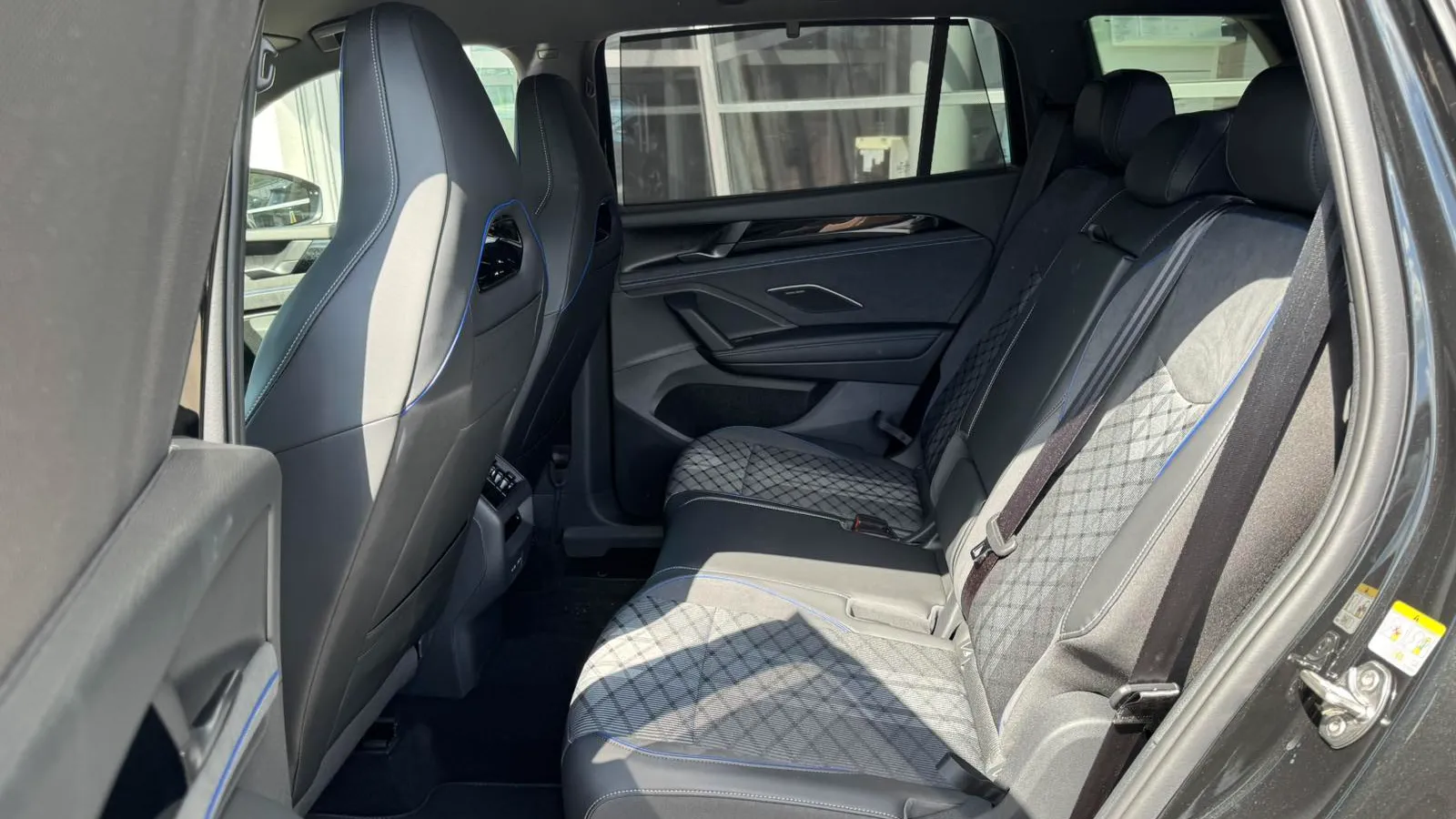 Зображення Новий Tayron R-Line 2.0 TSI 4MOTION