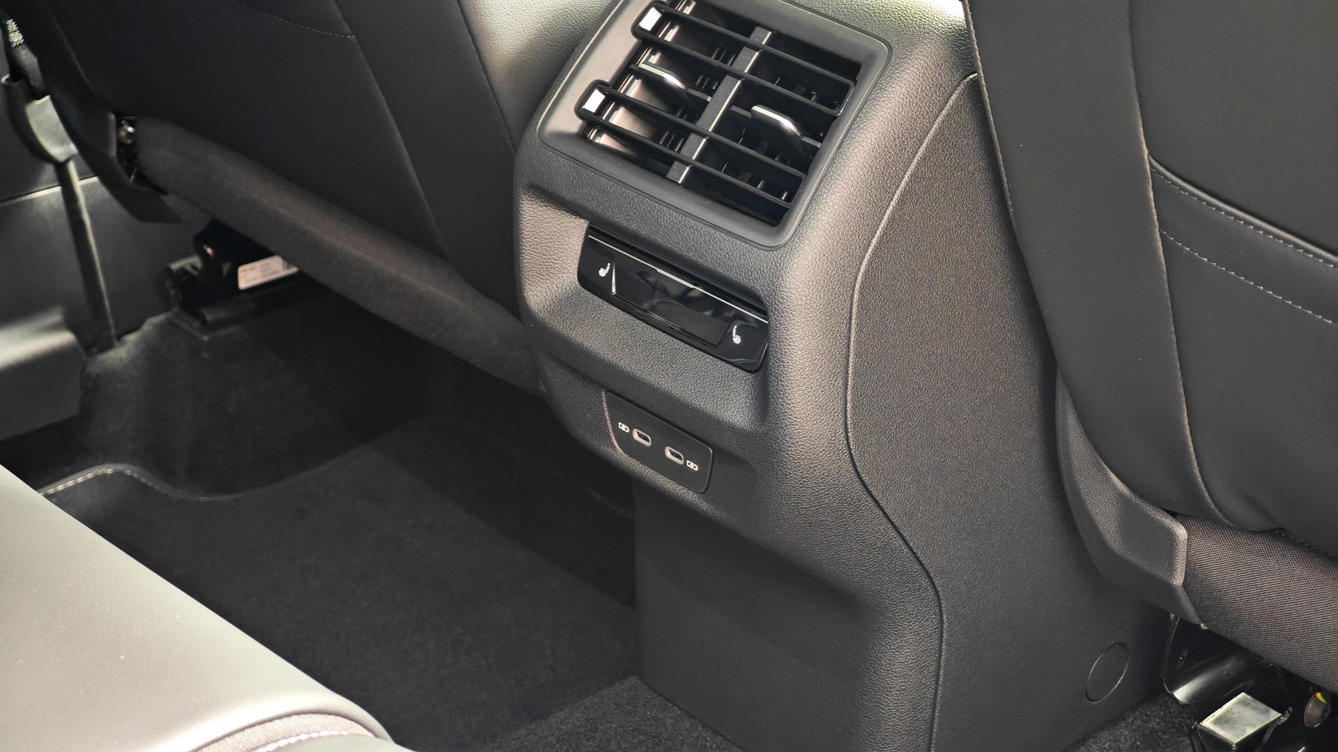 Зображення Новий Tayron R-Line 2.0 TDI 4MOTION