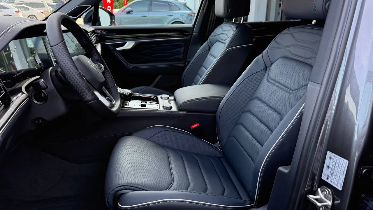 Зображення Touareg R-Line Platinum 3.0 V6 TDI