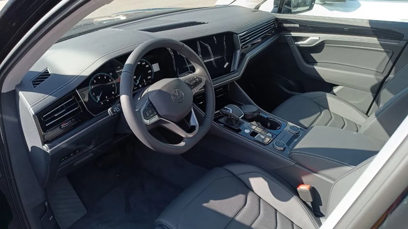 Зображення Touareg Silver 3.0 V6 TFSI