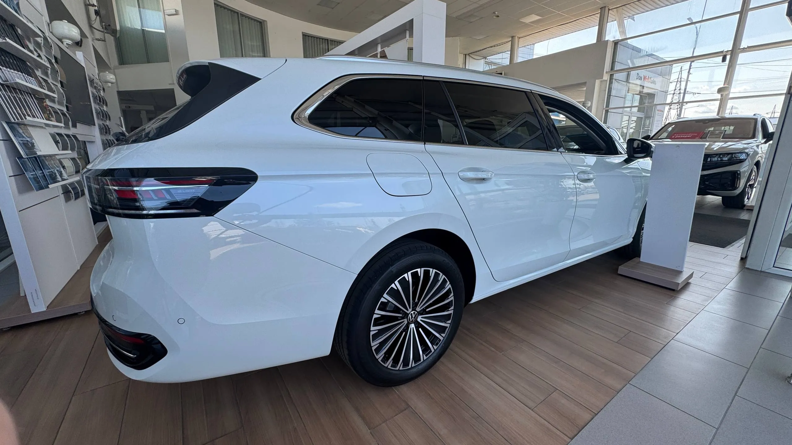 Зображення Новий Passat Elegance 2.0 TDI