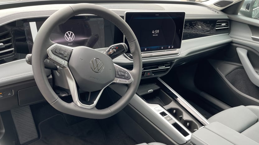 Зображення Новий Passat Elegance 2.0 TSI