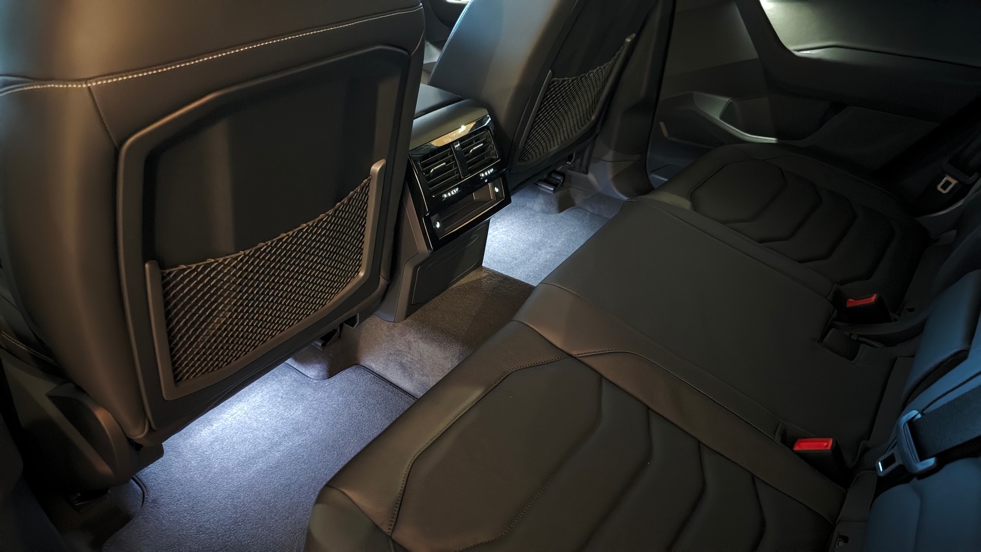 Зображення Touareg Silver 3.0 V6 TFSI