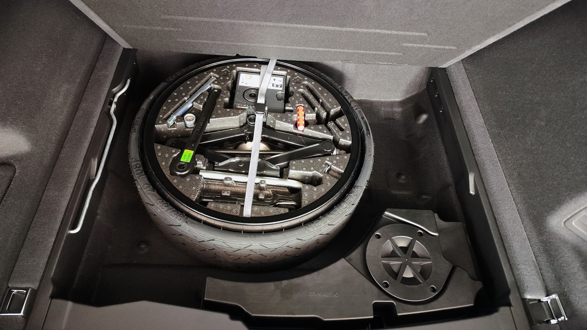 Зображення Touareg Silver 3.0 V6 TFSI