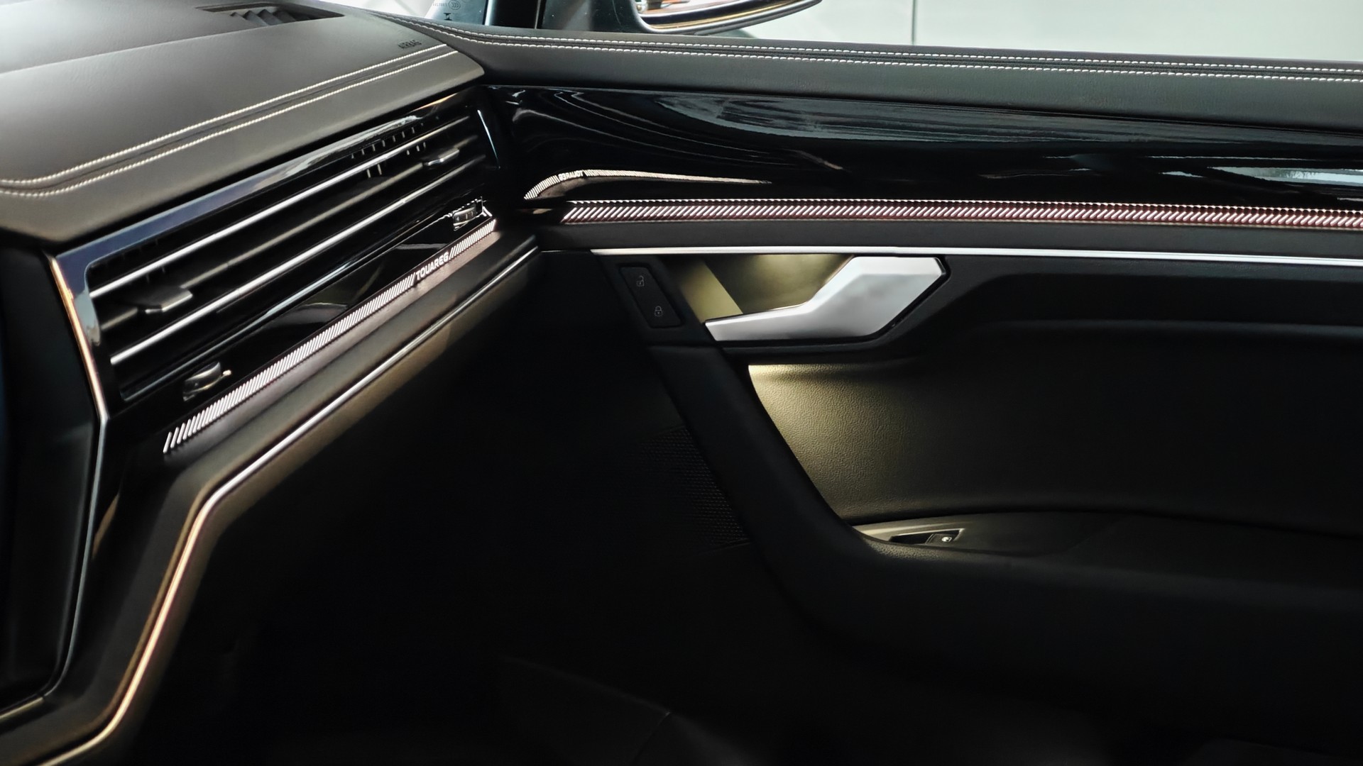 Зображення Touareg Silver 3.0 V6 TFSI