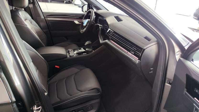 Зображення Touareg R-Line Platinum 3.0 V6 TDI