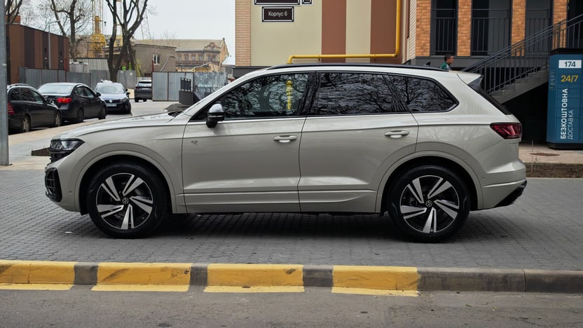 Зображення Touareg R-Line Platinum 3.0 V6 TDI