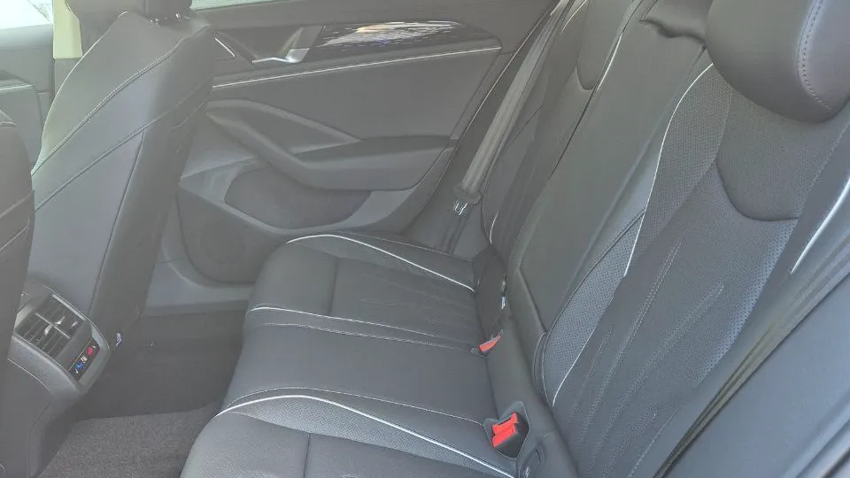 Зображення Новий Passat Elegance 2.0 TDI