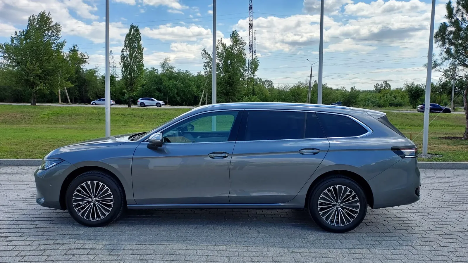 Зображення Новий Passat Elegance 2.0 TSI