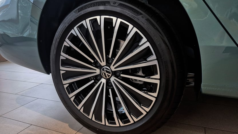 Зображення Новий Passat Elegance 2.0 TSI