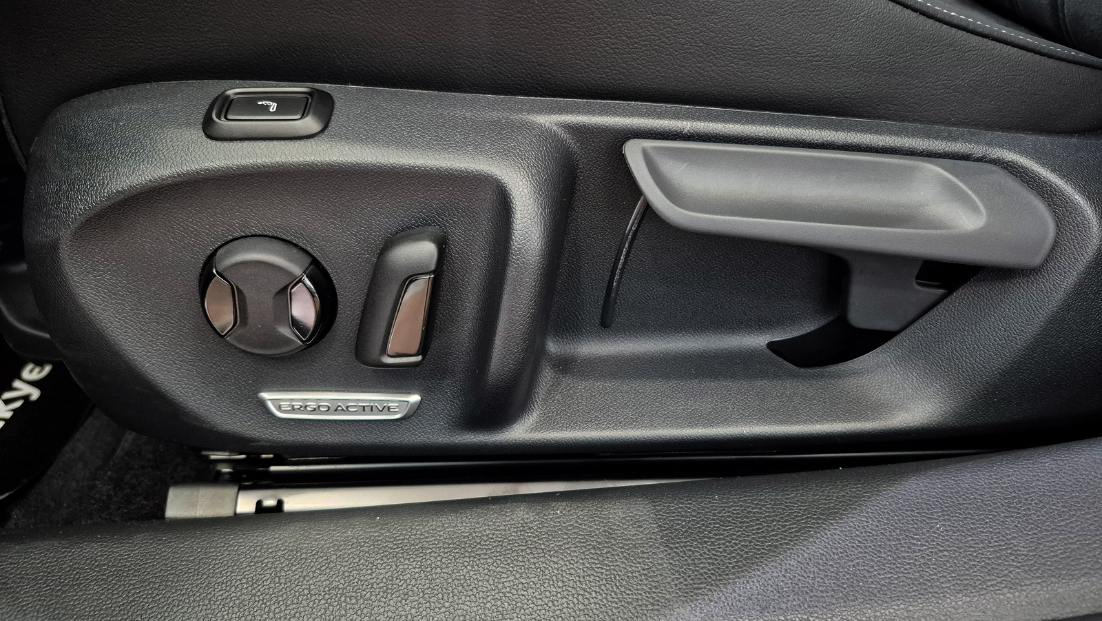 Зображення Новий Passat Business 1.5 eTSI