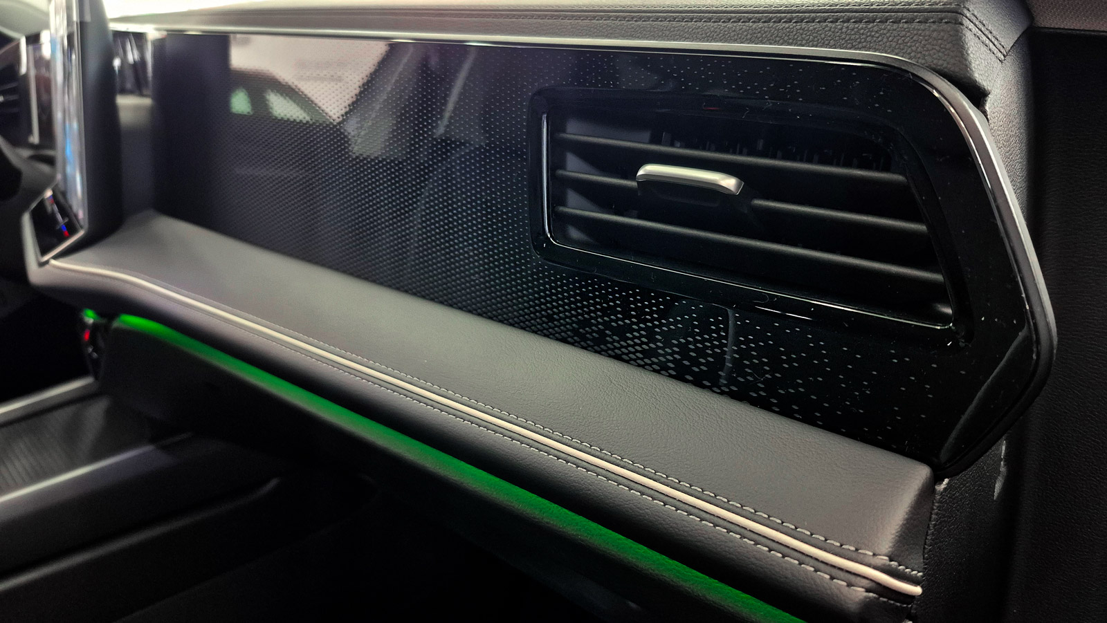 Зображення Новий Passat Business 1.5 eTSI