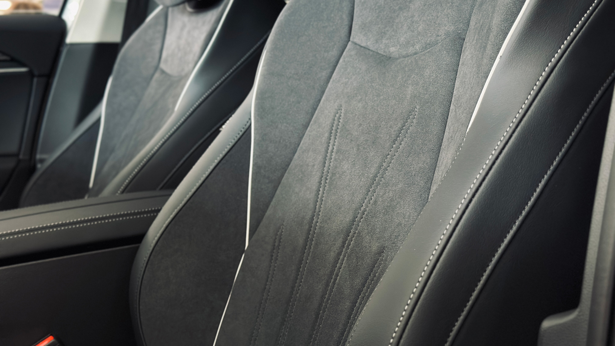 Зображення Новий Passat Business 2.0 TDI