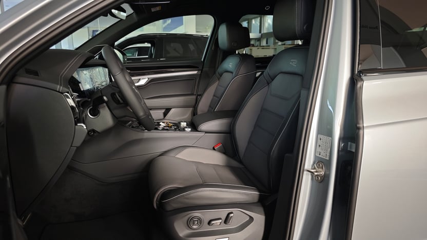 Зображення Touareg R-Line Platinum 3.0 V6 TDI