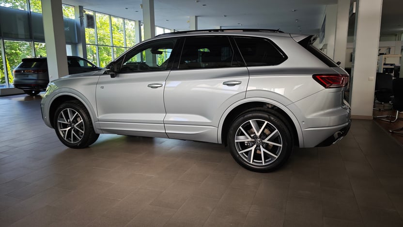 Зображення Touareg R-Line Platinum 3.0 V6 TDI