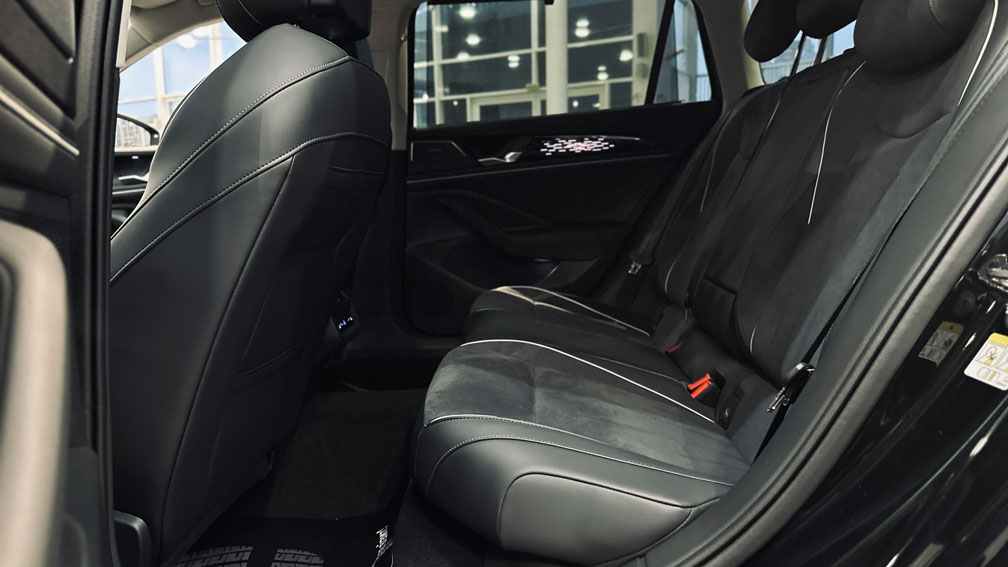 Зображення Новий Passat Elegance 1.5 eTSI