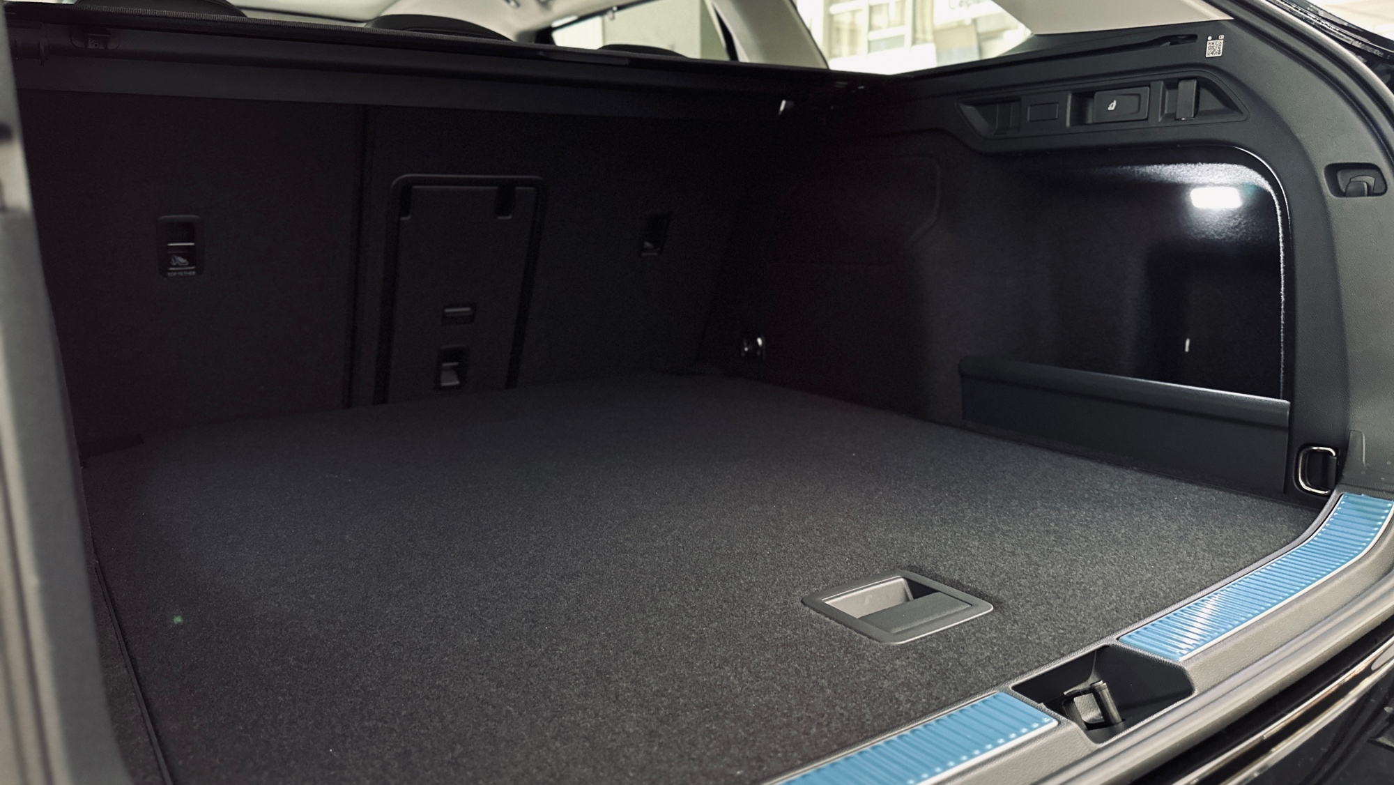 Зображення Новий Passat Elegance 1.5 eTSI