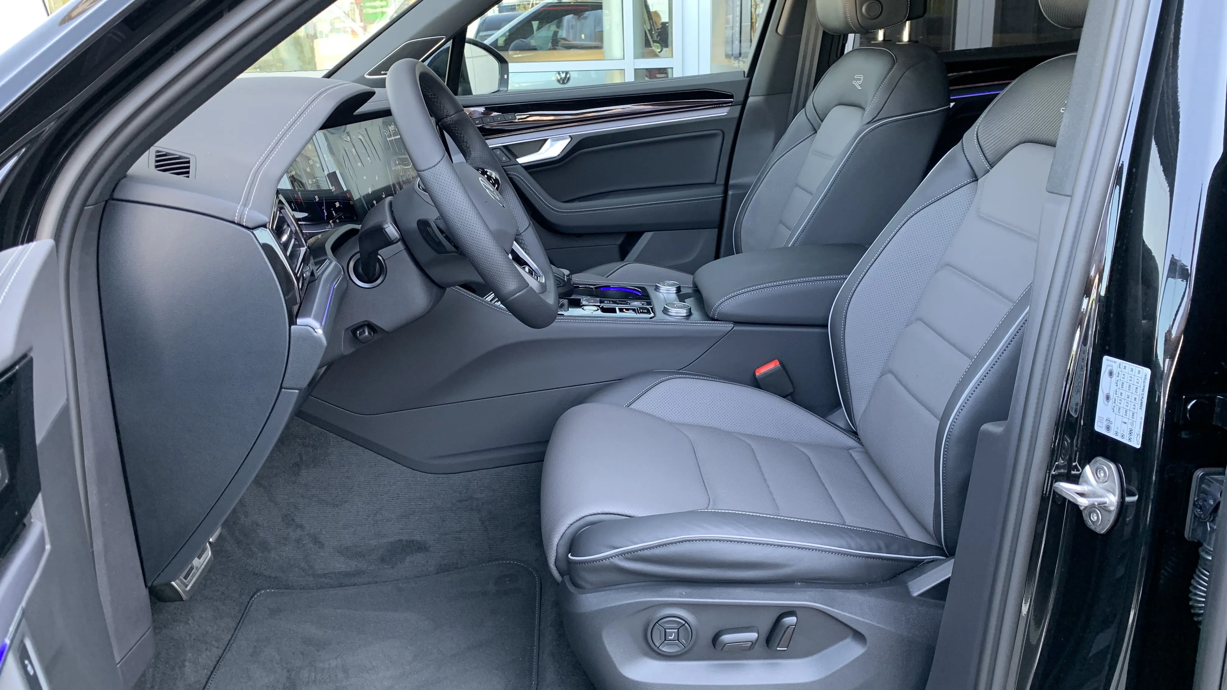 Зображення Touareg R-Line Platinum 3.0 V6 TDI