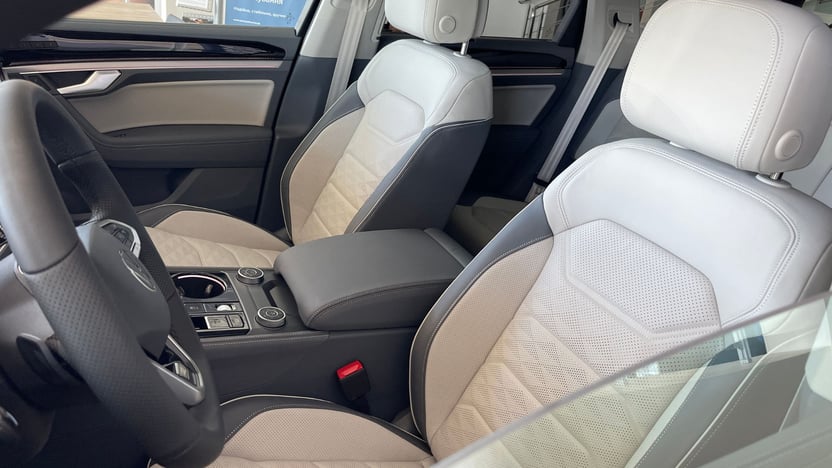 Зображення Touareg R-Line Platinum 3.0 V6 TDI