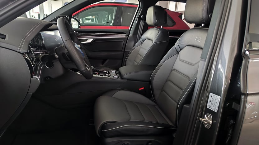Зображення Touareg R-Line Platinum 3.0 V6 TDI