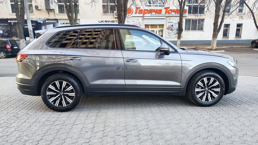Зображення Touareg Silver 3.0 V6 TFSI