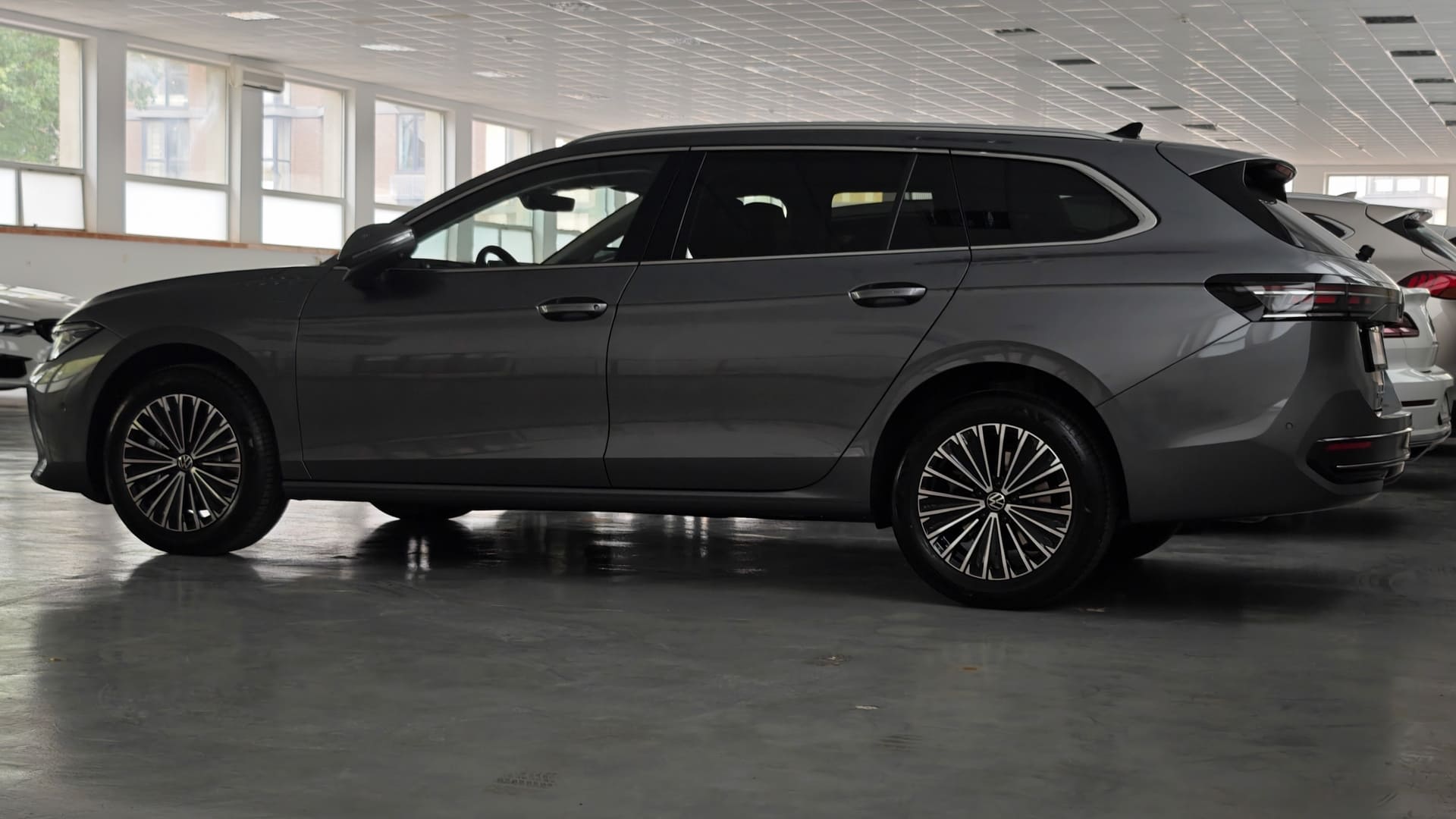 Зображення Новий Passat Elegance 2.0 TSI