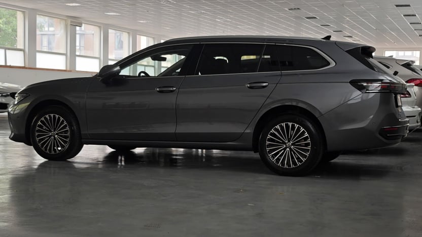 Зображення Новий Passat Elegance 2.0 TSI