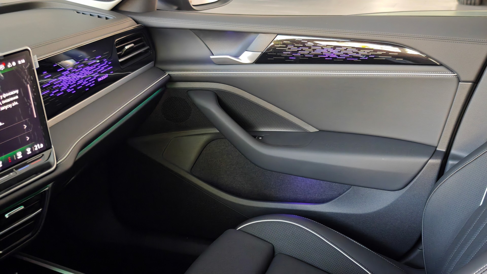 Зображення Новий Passat Elegance 2.0 TSI