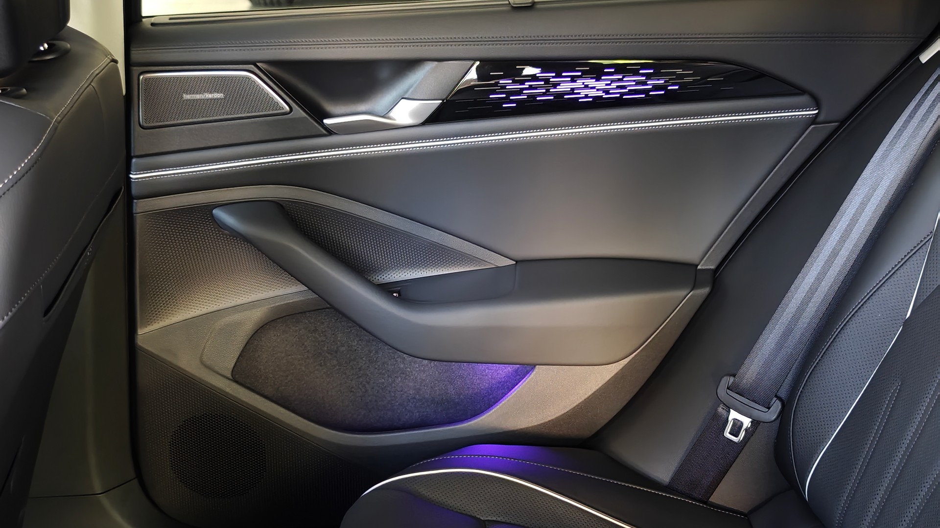 Зображення Новий Passat Elegance 2.0 TSI