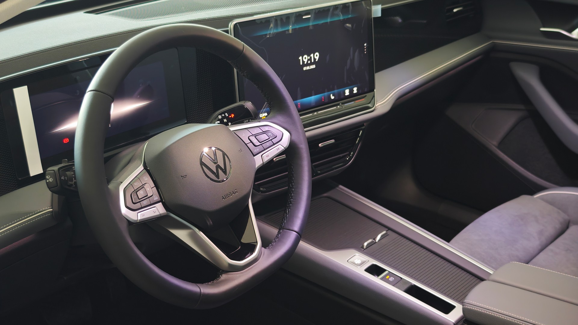 Зображення Новий Passat Business 2.0 TDI