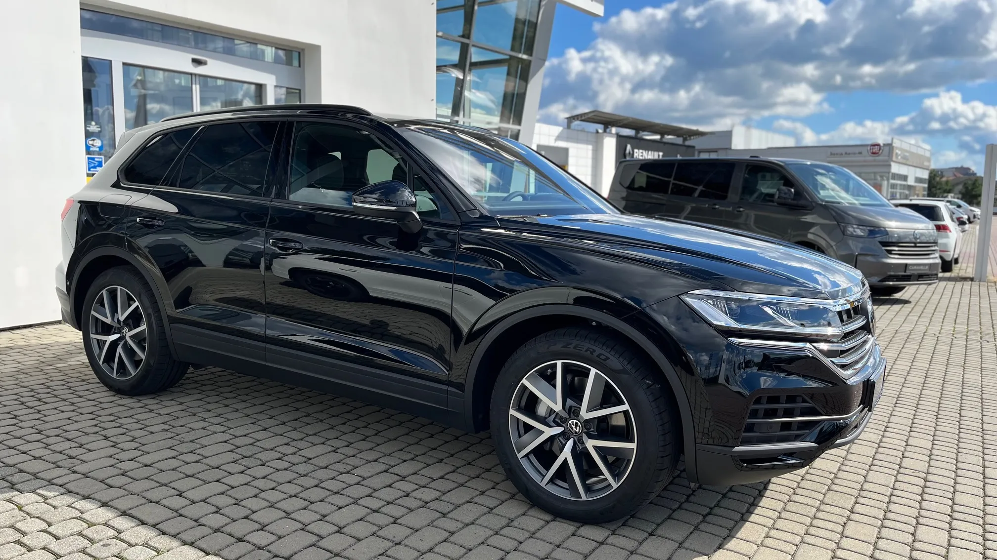 Зображення Touareg Silver+ 3.0 V6 TFSI