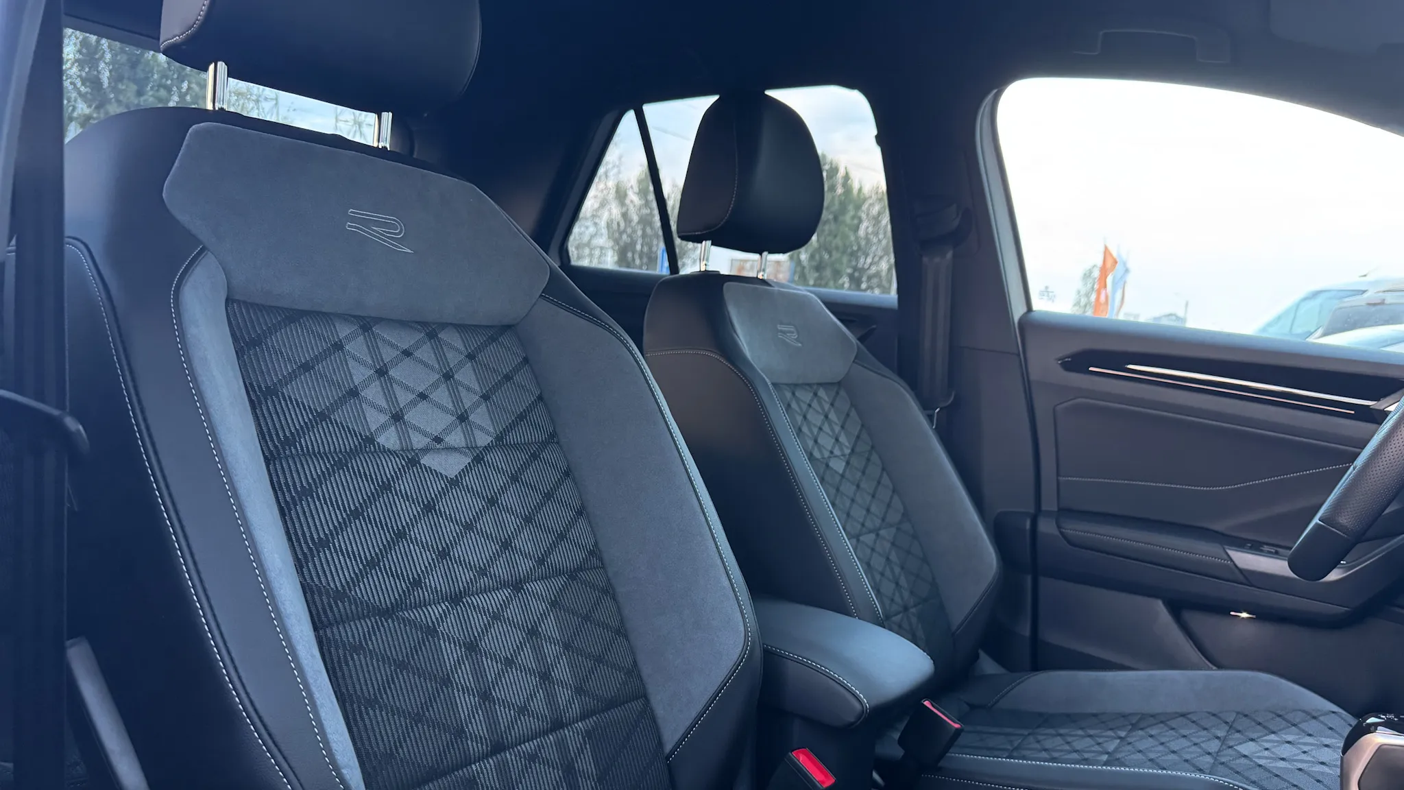 Зображення T-Roc R-Line+ 1.4 TSI