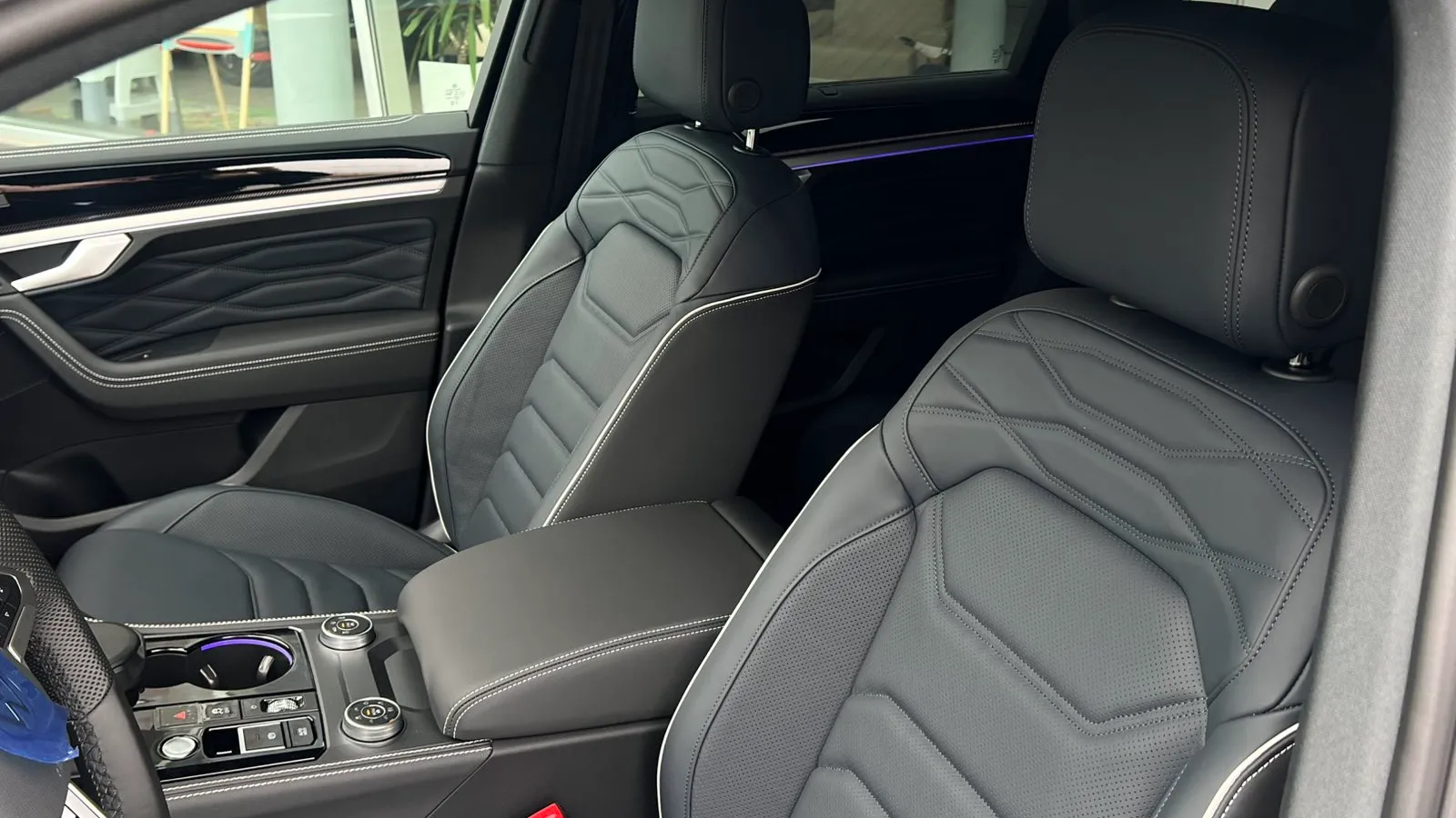 Зображення Touareg R-Line Platinum3 3.0 V6 TDI