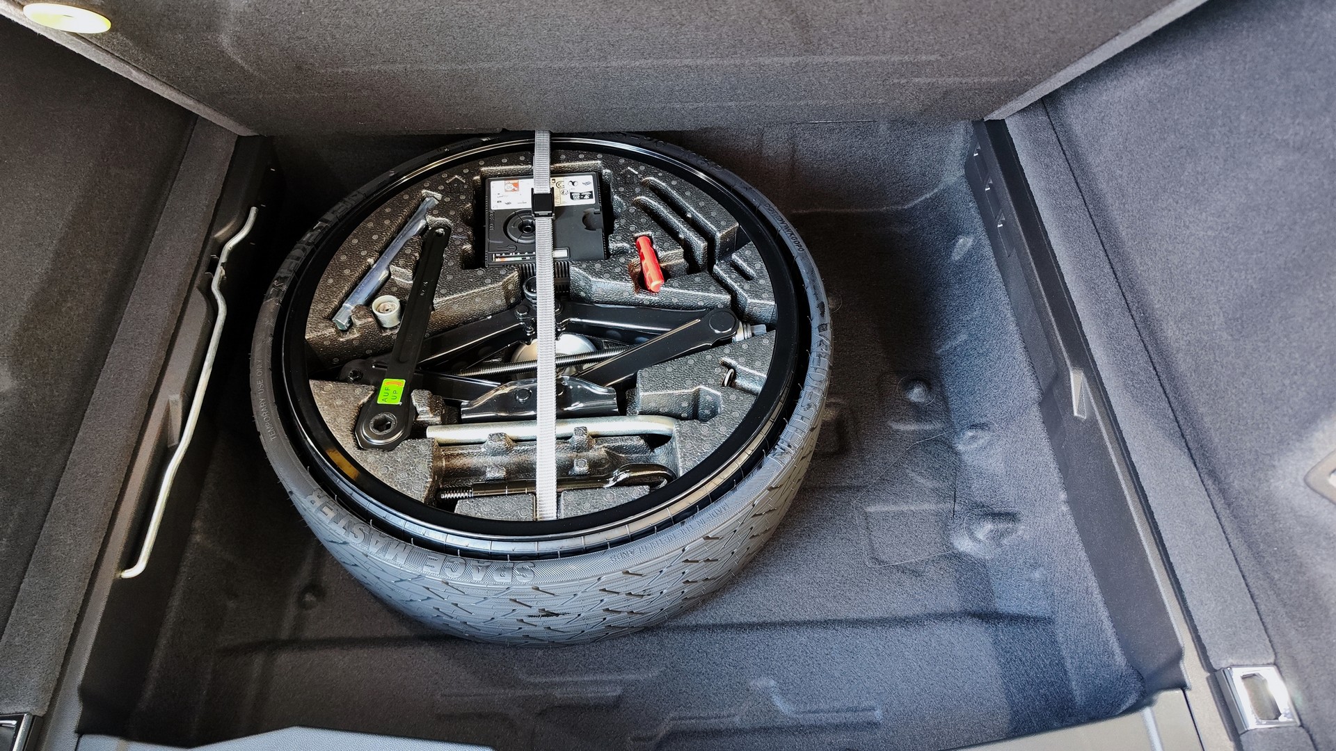 Зображення Touareg Silver 3.0 V6 TDI